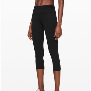 NWT lululemon pace rival crop 22”